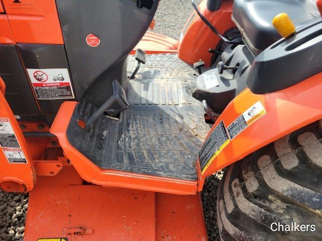 Kubota B3200 4x4 w/Ldr/Mower