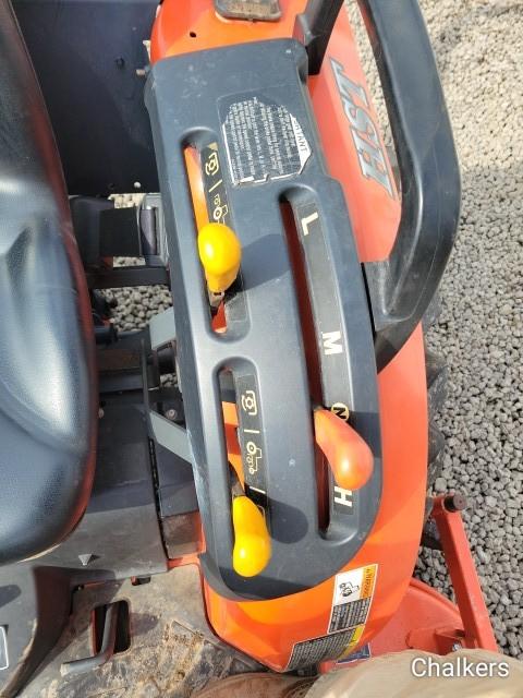 Kubota B3200 4x4 w/Ldr/Mower