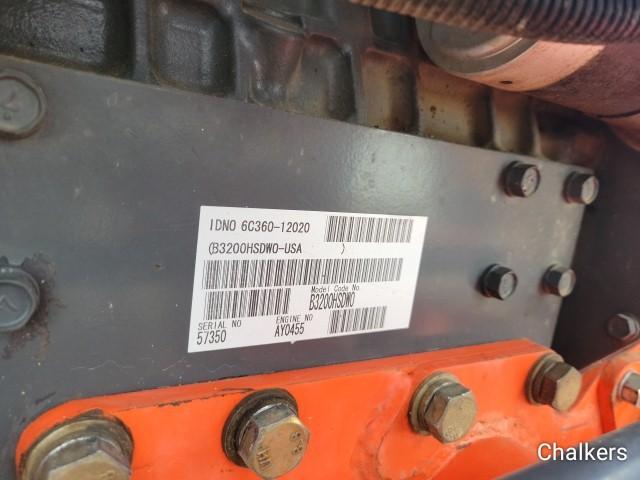 Kubota B3200 4x4 w/Ldr/Mower