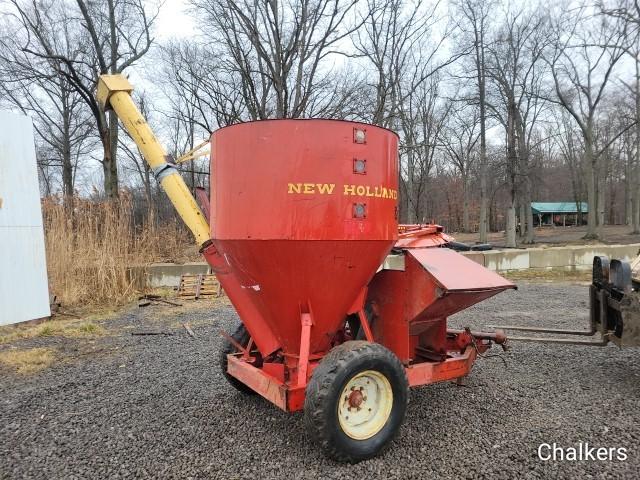 New Holland 340 Grinder Mixer