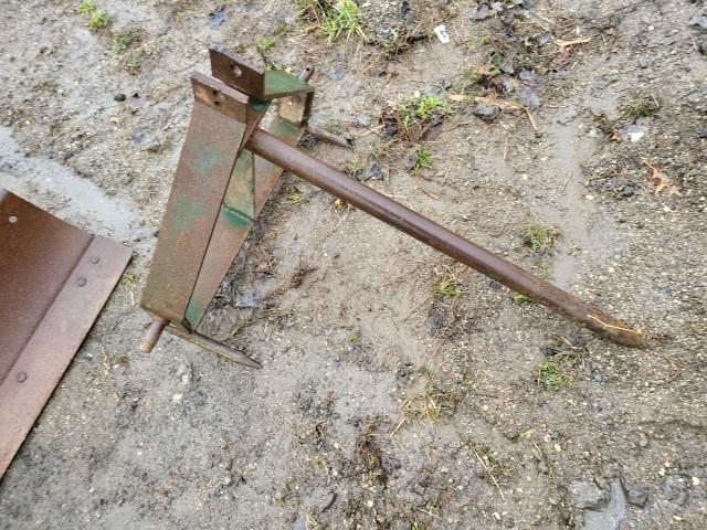 3pt. Bale Spear