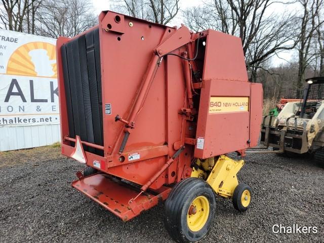 New Holland 640 Round Baler