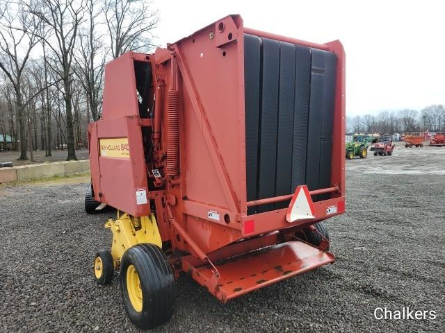 New Holland 640 Round Baler