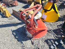 Cosmo 3pt. Fertilizer Spreader