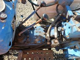 Ford 1900 4x4 w/Ldr