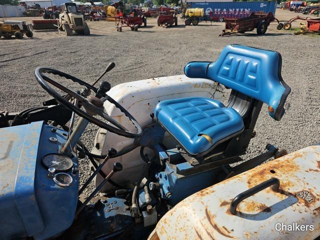 Ford 1900 4x4 w/Ldr