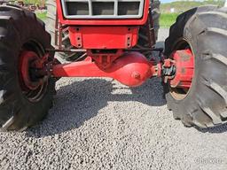 International 1066 4x4 Hydro w/Cab