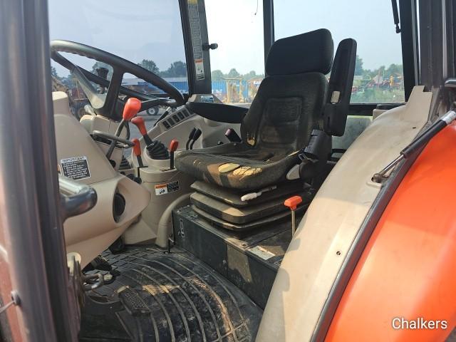 Kubota M6040 4x4 w/Cab/Ldr
