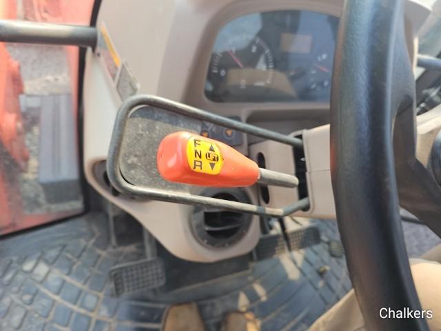 Kubota M6040 4x4 w/Cab/Ldr