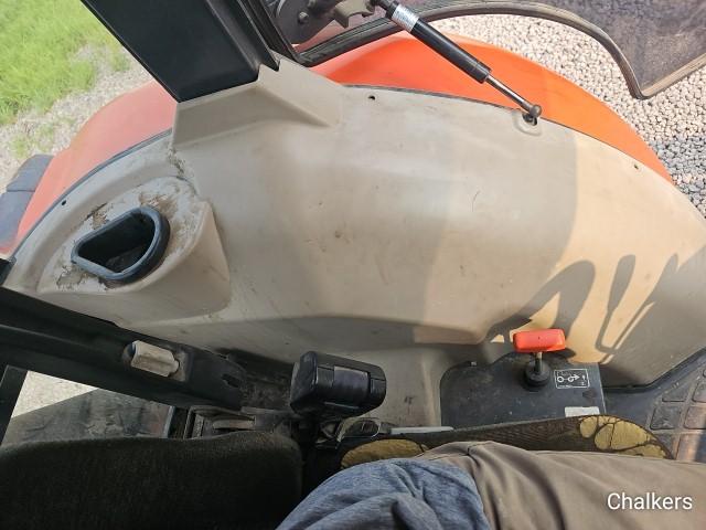 Kubota M6040 4x4 w/Cab/Ldr