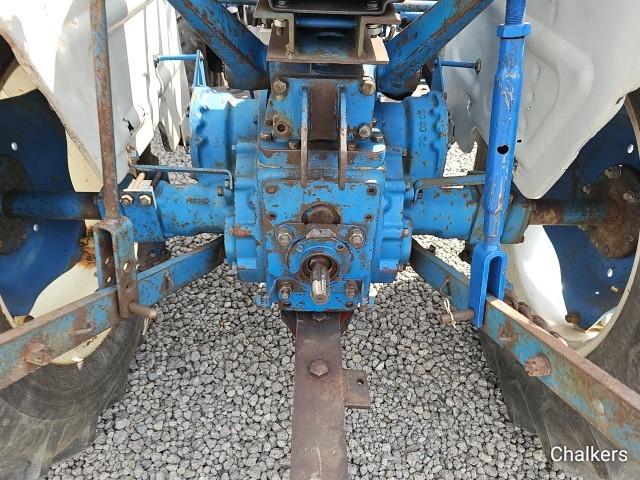 Ford 1900 4x4 w/Ldr.