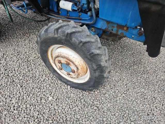 Ford 1900 4x4 w/Ldr.