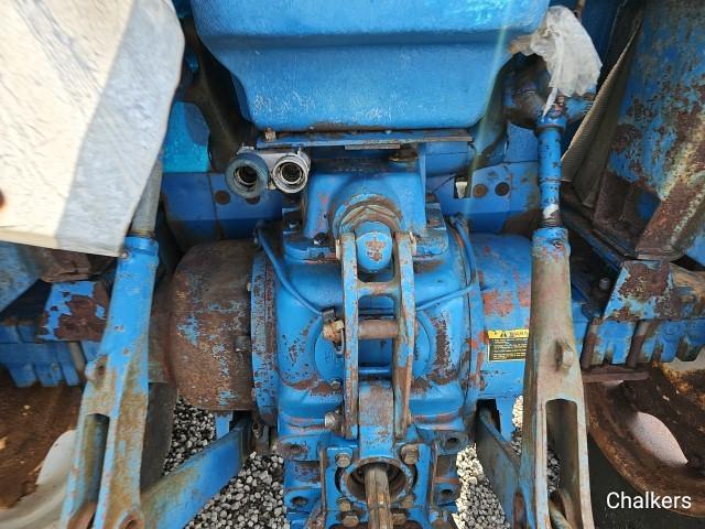 Ford 5600 2wd w/Cab