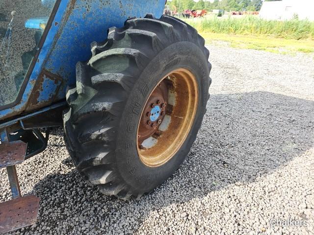 Ford 5600 2wd w/Cab