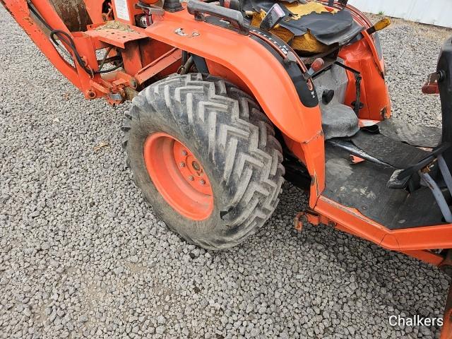 Kubota B2410 4x4 Loader Backhoe w/Belly Mower