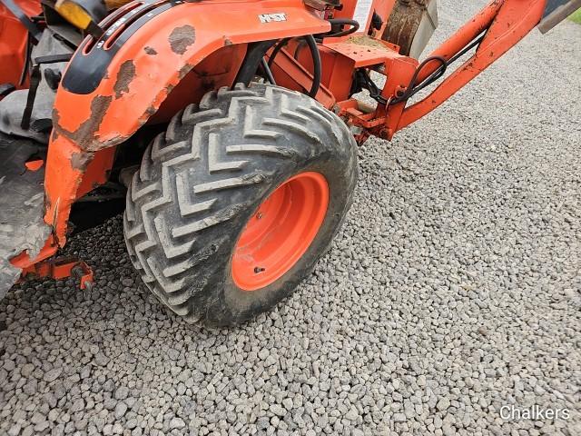 Kubota B2410 4x4 Loader Backhoe w/Belly Mower