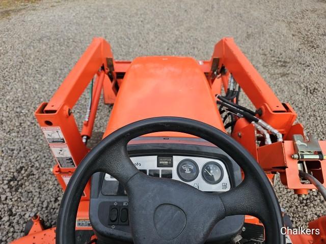 Kubota BX2200 4x4 w/Ldr