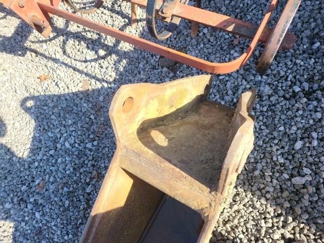 Case 12in. Backhoe Bucket