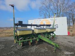 John Deere 7000 6 row Planter w/Top  Auger