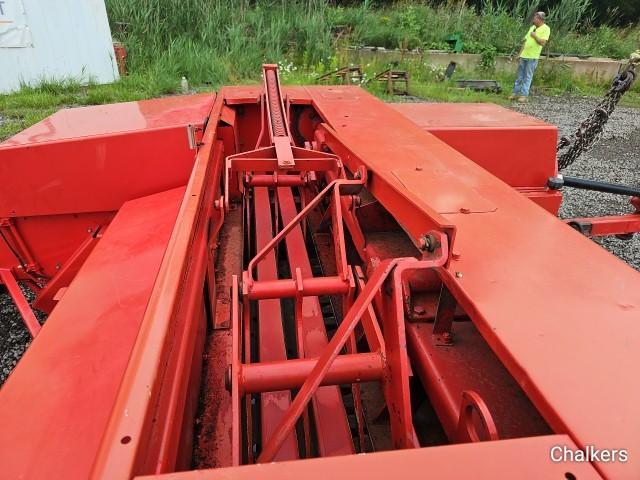 Massey Ferguson 228 Square Baler w/Thrower/Nice Baler