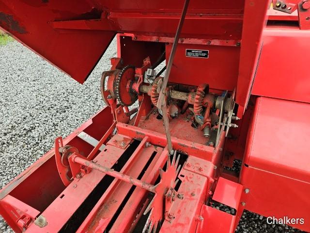 Massey Ferguson 228 Square Baler w/Thrower/Nice Baler