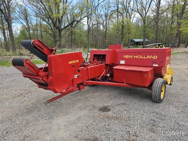 New Holland 570 Square Baler w/Thrower