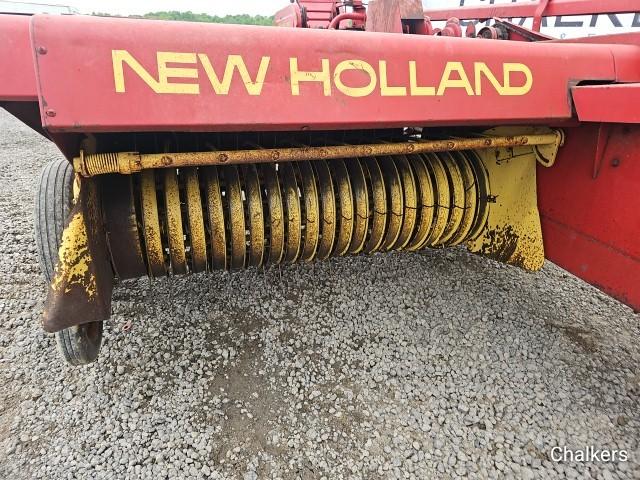 New Holland 273 Square Baler w/Kicker/Super Sweep