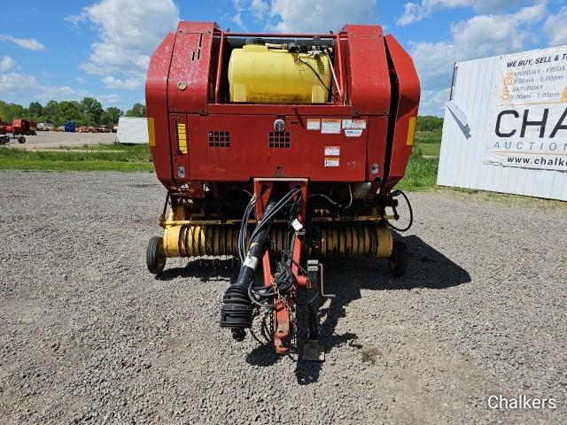 New Holland BR7060 Round Baler w/Net