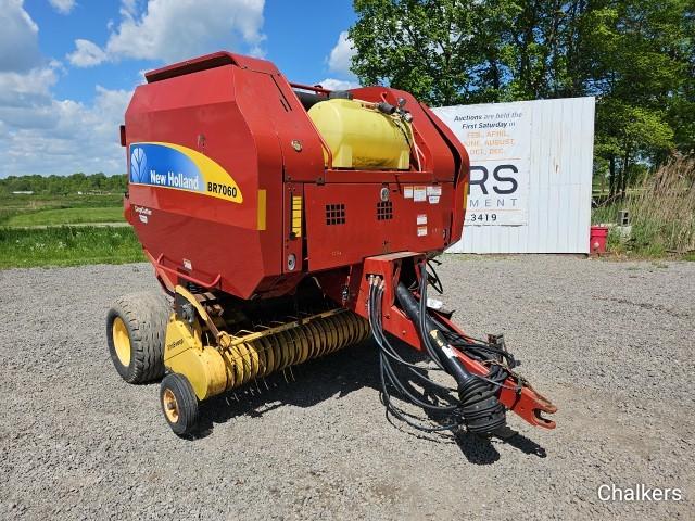 New Holland BR7060 Round Baler w/Net