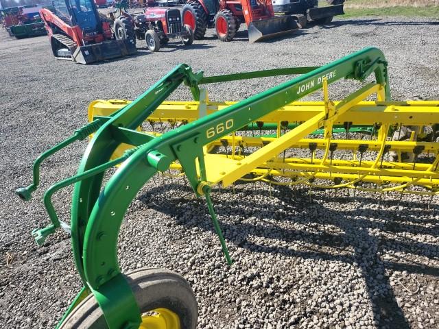 John Deere 660 Dolly Rake