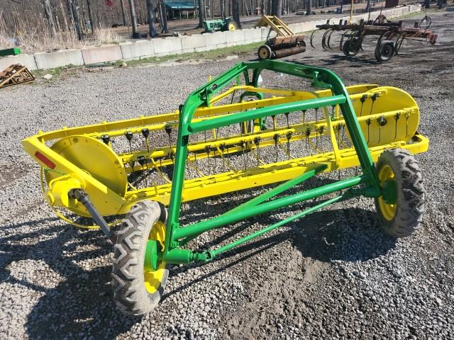 John Deere 660 Dolly Rake