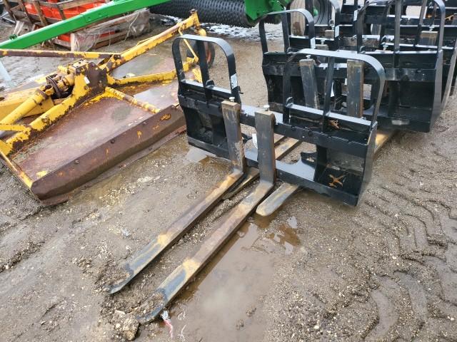 HLA 42in. QT Walk Thru Pallet Forks/4200#