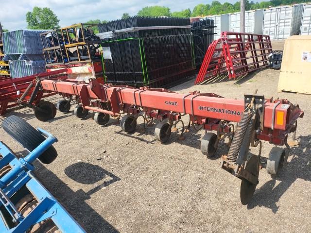 Case IH 183 6 row 3pt. Cultivator