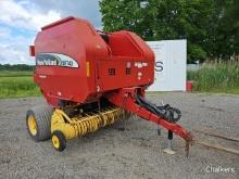 New Holland BR740 Round Baler w/Net