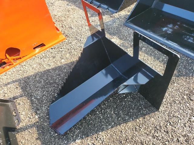 QT 40in. Spade Bucket
