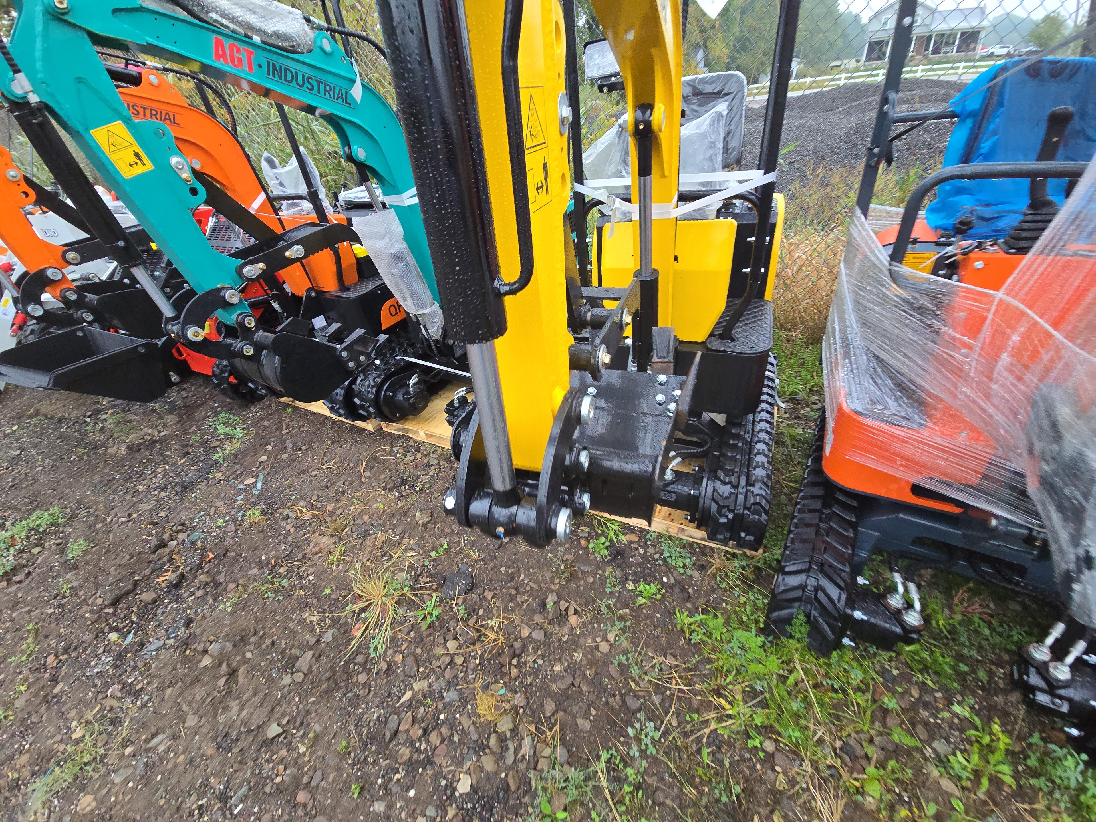 AGT QH12R Mini Excavator