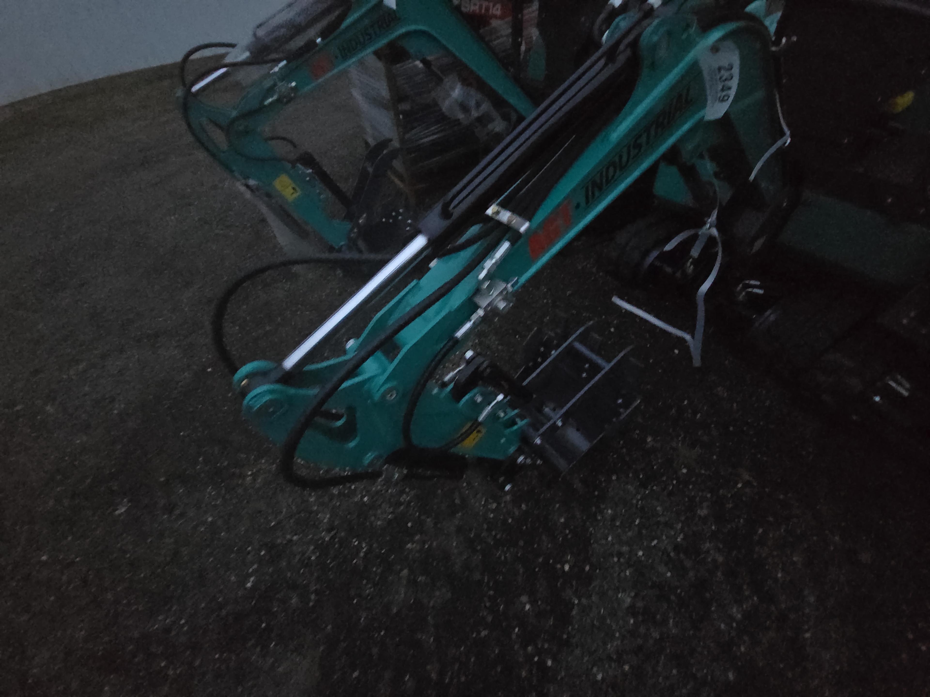 AGT QK16R Mini Excavator