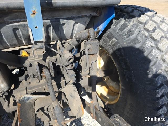 New Holland T2320 4x4 w/Cab/Ldr