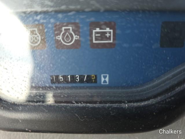 New Holland T2320 4x4 w/Cab/Ldr