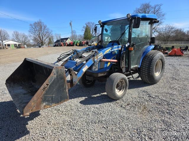 New Holland T2320 4x4 w/Cab/Ldr