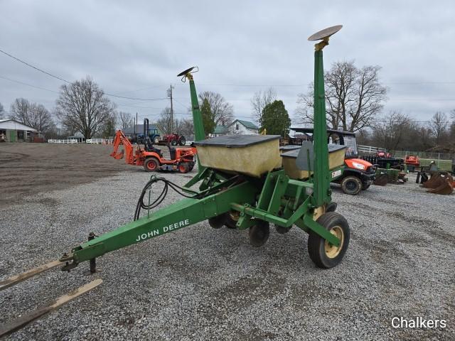 John Deere 7000 2 row Corn Planter