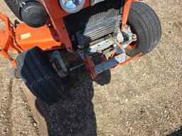 Kubota B7100 4x4 w/Mower