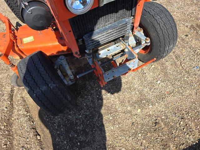 Kubota B7100 4x4 w/Mower