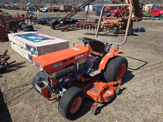 Kubota B7100 4x4 w/Mower