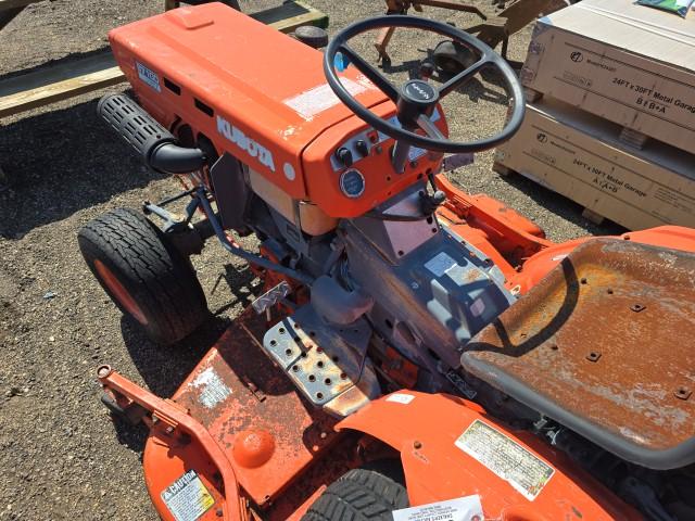 Kubota B7100 4x4 w/Mower