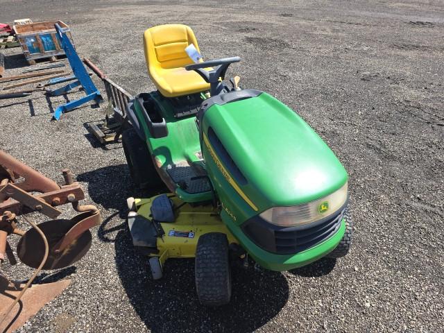 John Deere LA145 Riding Mower
