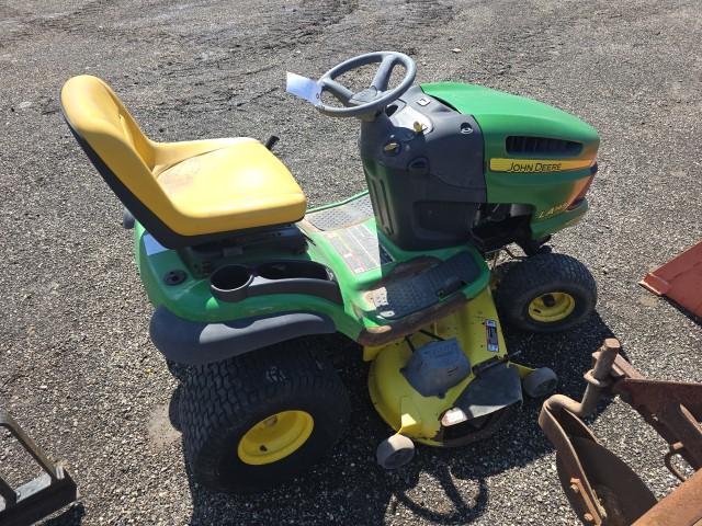 John Deere LA145 Riding Mower