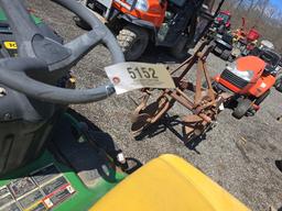 John Deere LA145 Riding Mower