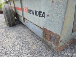 New Idea 3639 Tandem Manure Spreader