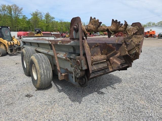 New Idea 3639 Tandem Manure Spreader